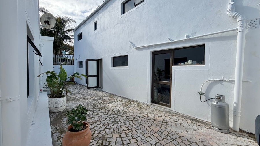 5 Bedroom Property for Sale in Strand Central Western Cape